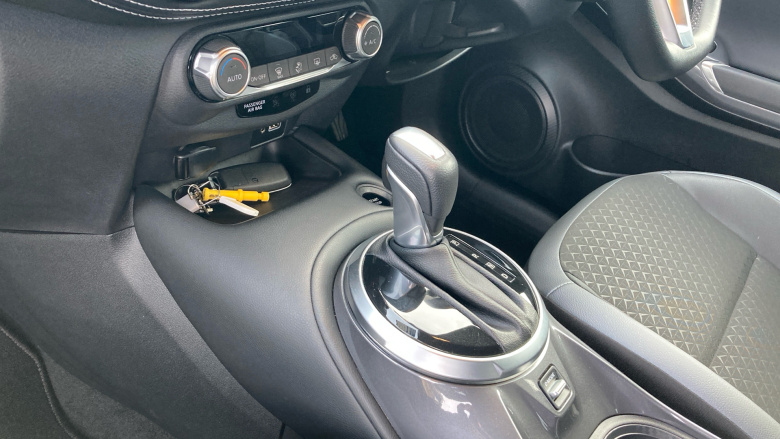 Nissan Juke 1.6 Hybrid N-Connecta 5dr Auto Hybrid Hatchback